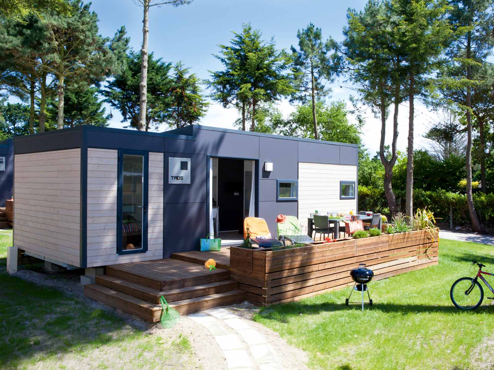 Yelloh! Village Les Pins à ERQUY, Côtes d'Armor Via Camping